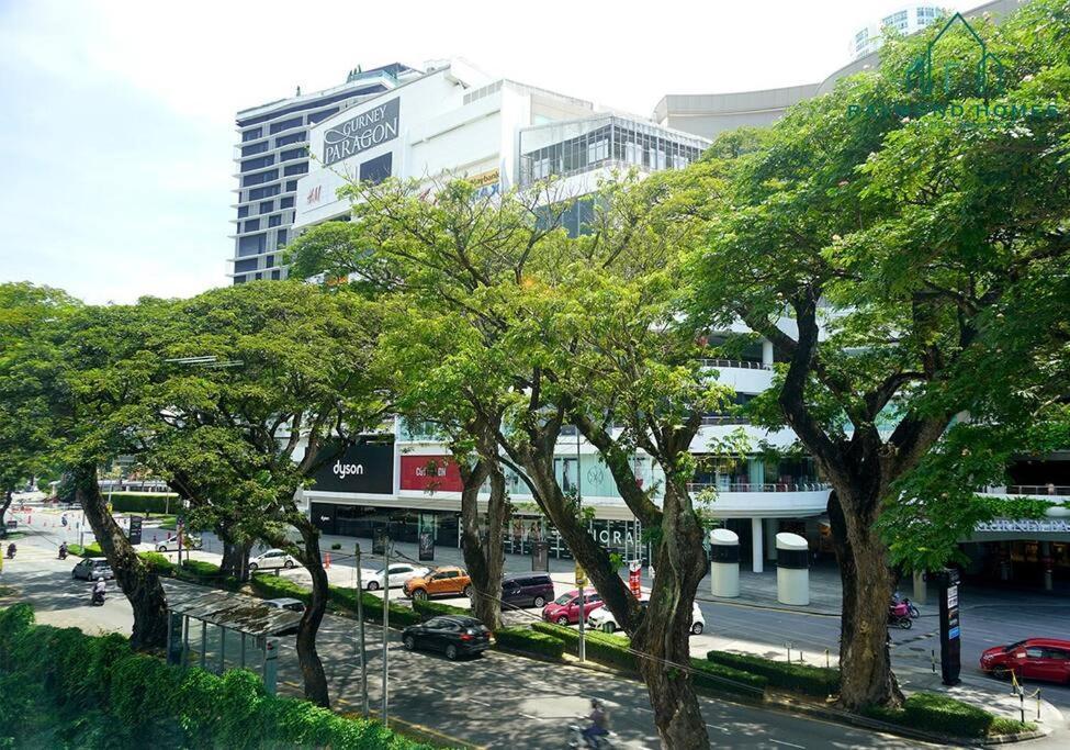 99 Kelawei Lägenhet George Town Exteriör bild